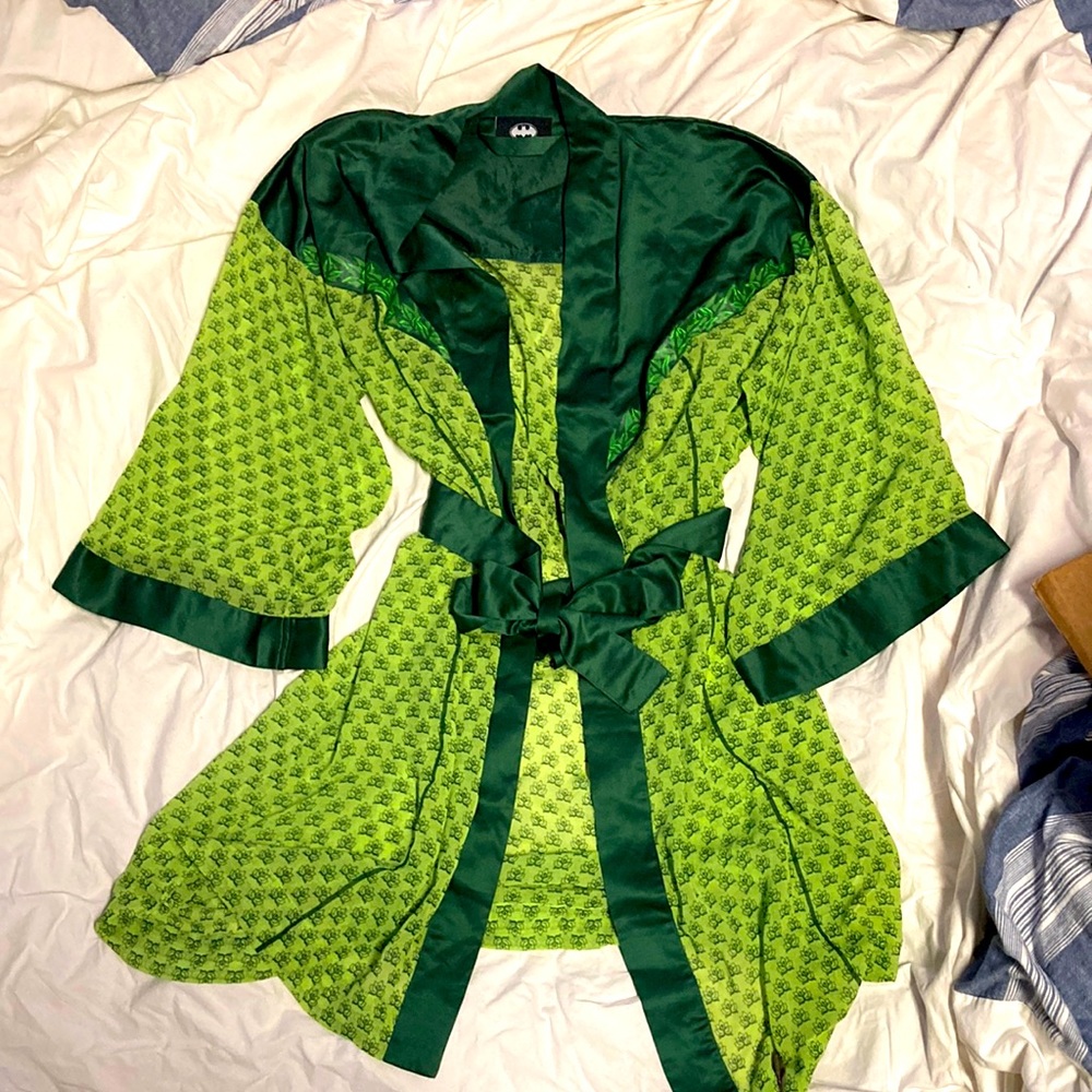 Light weight Poison Ivy dc robe